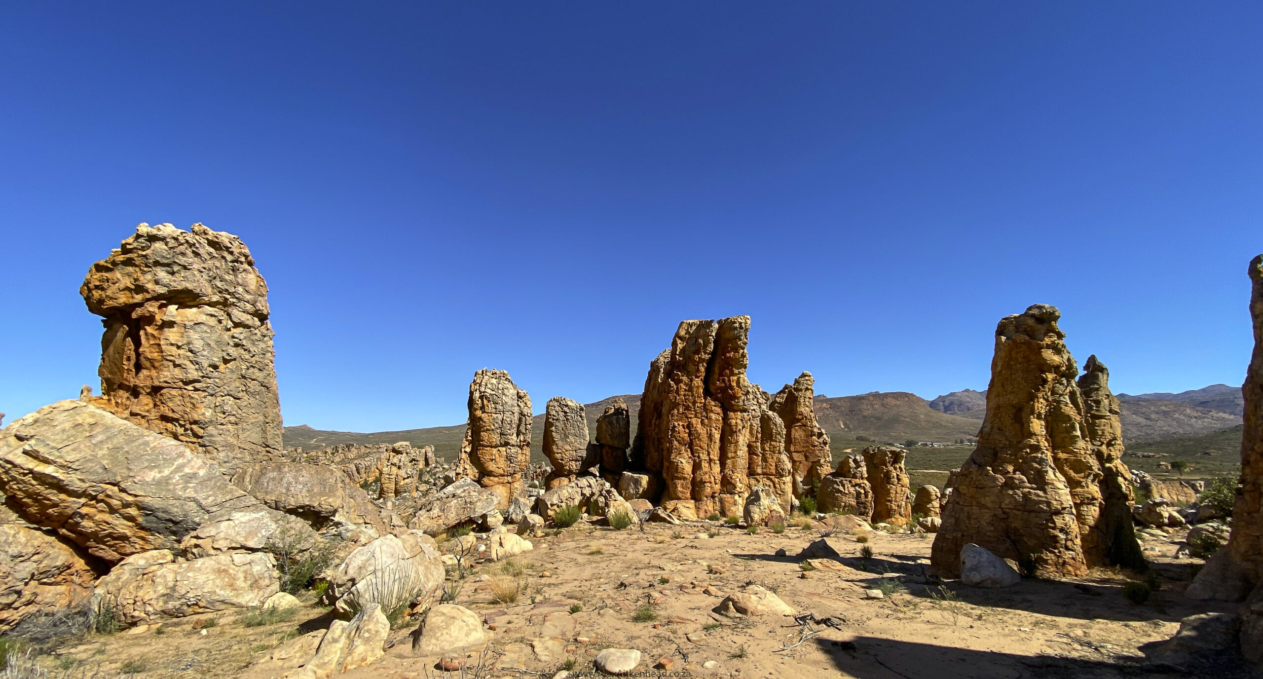 Cederberg, Wolfberg Arch, Wolfberg Cracks, Driehiek, Kromrivier, Sanddrif, Secret Cederberg, Mount Ceder, Truitjieskraal, Saalmanlagte, Savilla Rock Art Trail, Rocklands, Travellers Rest, Rock Climbing , San Rock Art, Maltese Cross, Dwars Revier, Groot Revier, Sanstone Rock Formations, Star Gazing, Cederberg Wilderness, Cape Nature Cederberg, Algeria, Alex Aitkenhead, Valley of the Red Gods